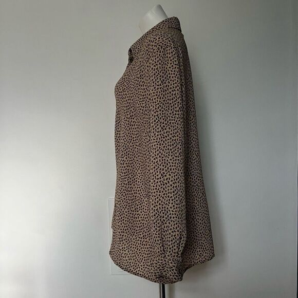 Liz Claiborne animal print long sleeve button down top - Picture 5 of 6